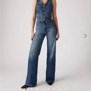 Levi’s Ribcage wide leg jeans. Like New